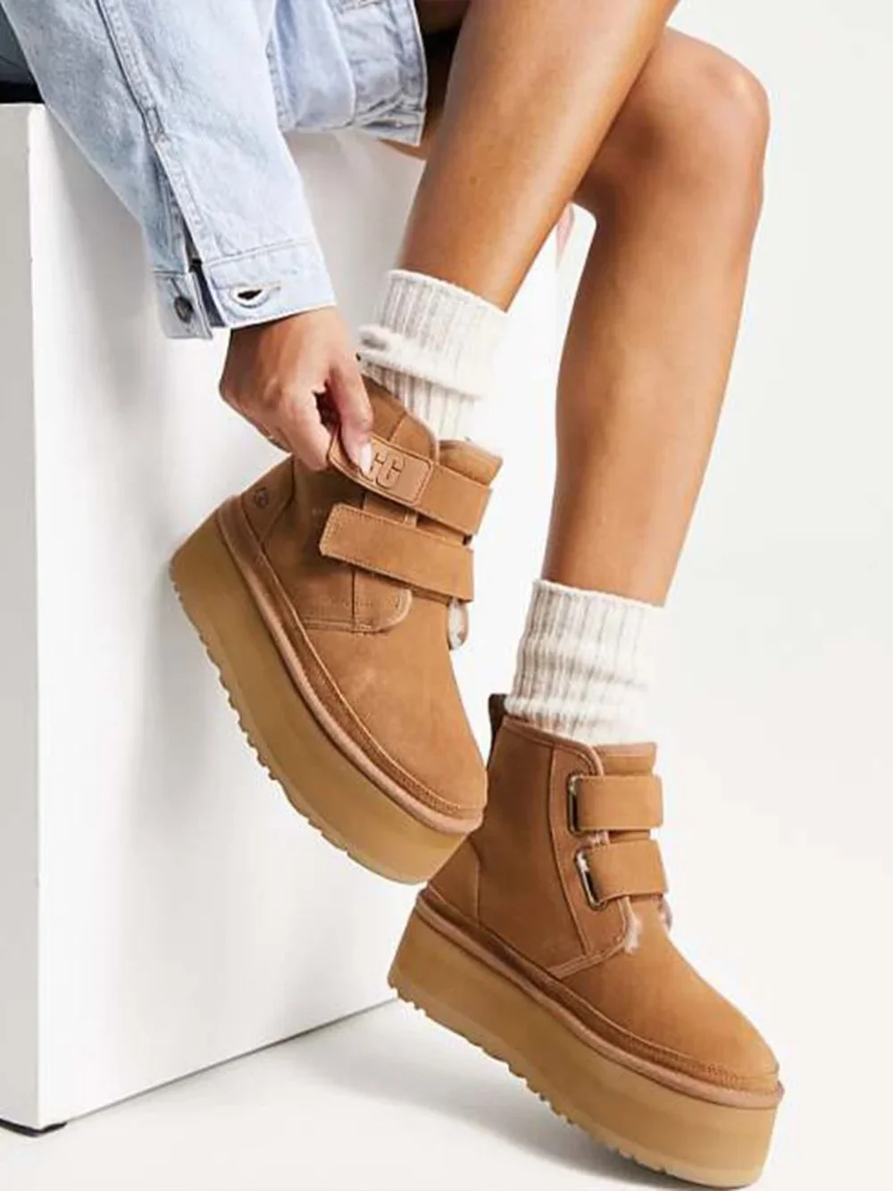 UGG Neumel Suede Platform Ankle Boots Size 6